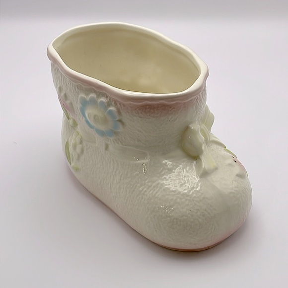 Vintage, Japan, ceramic baby shoe planter,  anthropomorphic flowers/butterfly:)) - Picture 4 of 13